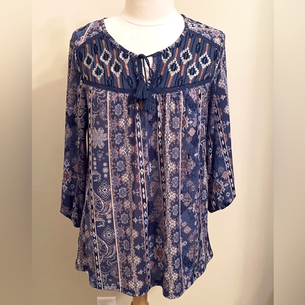 Style & Co Grey Blue Floral SZ M Cottagecore Boho Shabby Chic Crochet Lace Top